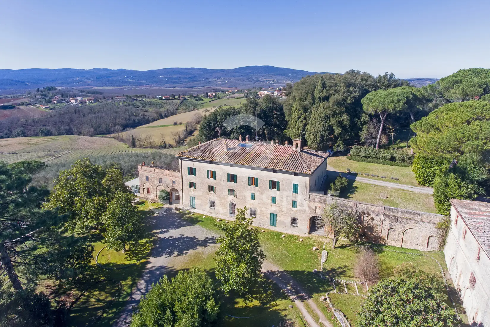 House 2325m² in Italy, Siena. Priced at 2950000€ rent photo-2