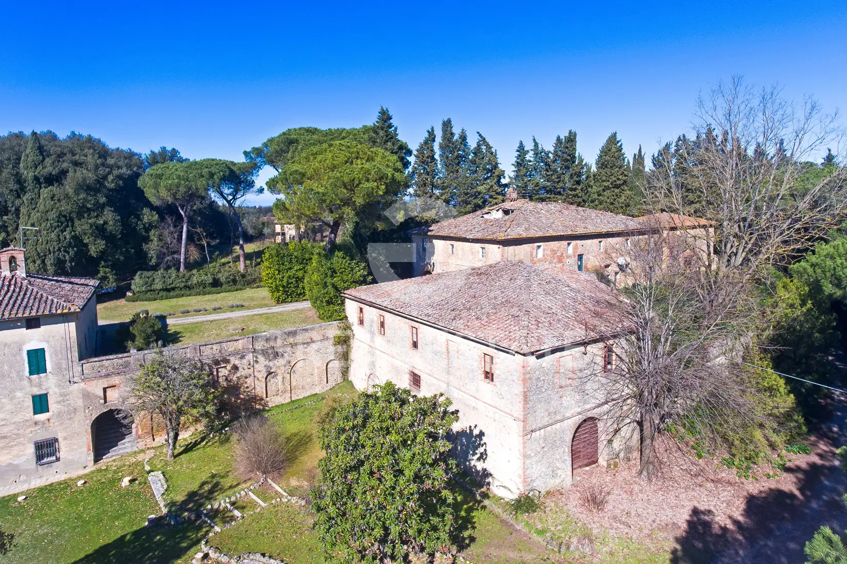 House 2325m² in Italy, Siena. Priced at 2950000€ rent photo-6
