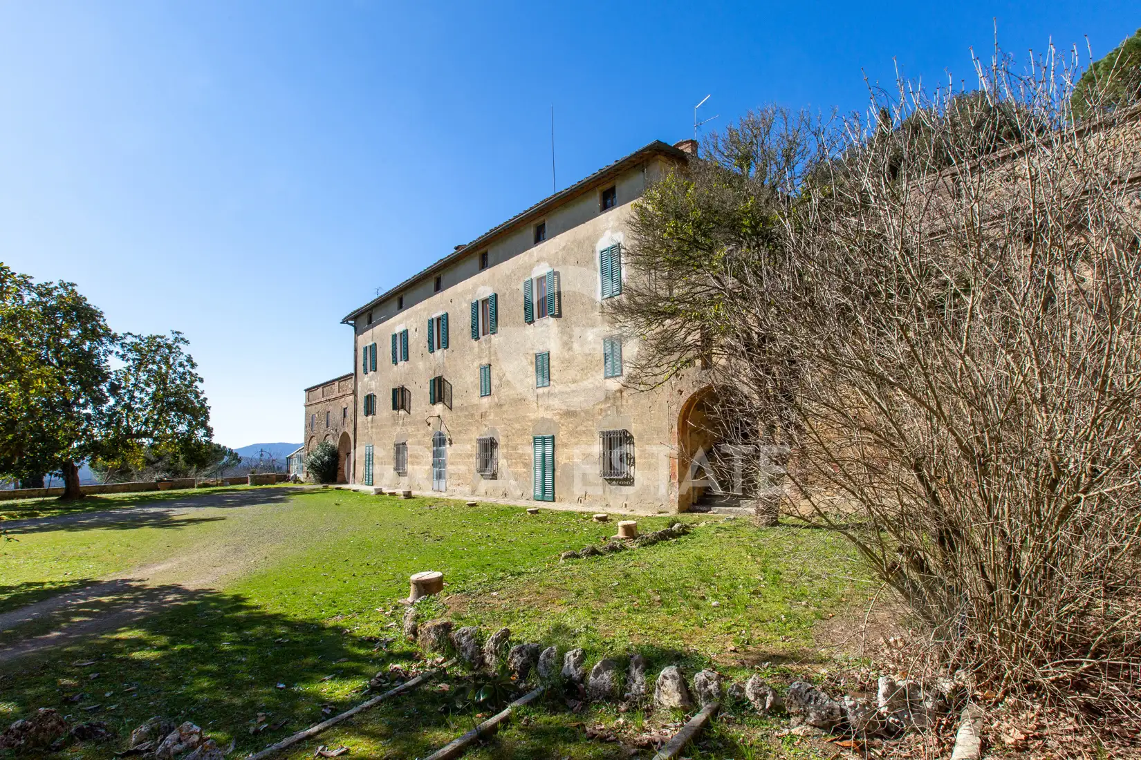 House 2325m² in Italy, Siena. Priced at 2950000€ rent photo-10