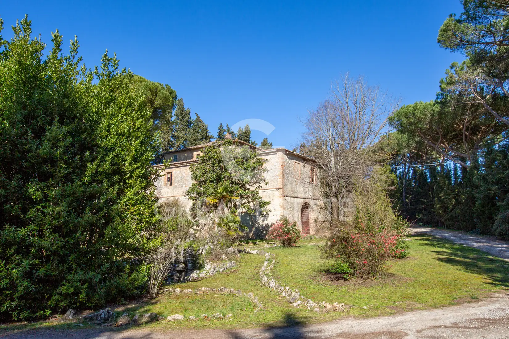 House 2325m² in Italy, Siena. Priced at 2950000€ rent photo-12