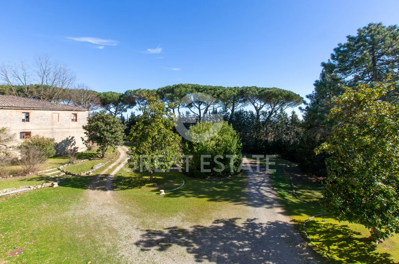 House 2325m² in Italy, Siena. Priced at 2950000€ rent photo-13