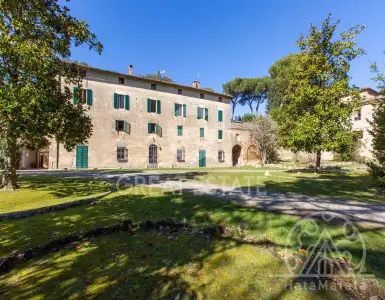 Buy in Italy for 2950000€