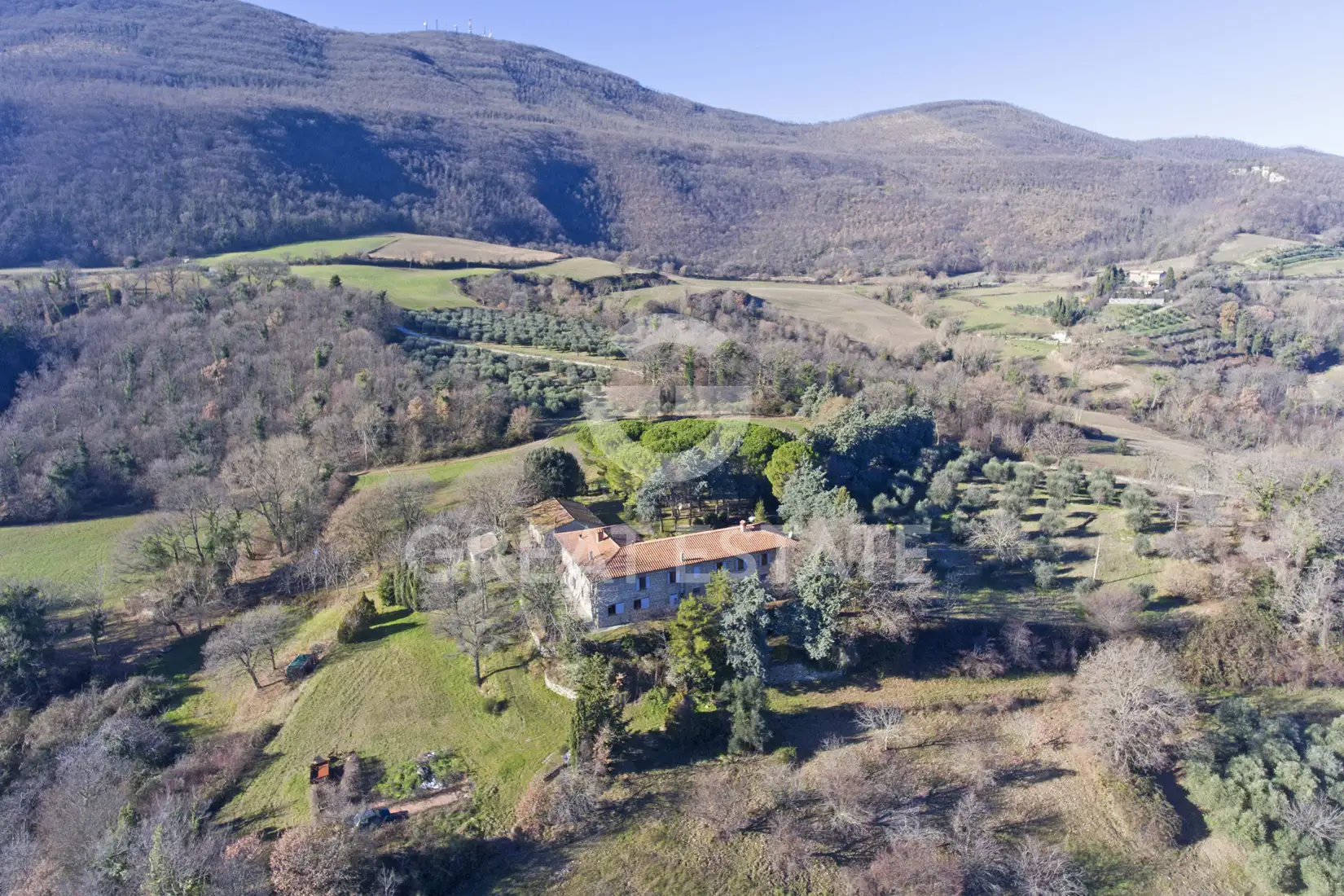 House 890m² in Italy, Siena. Priced at 1450000€ rent photo-11