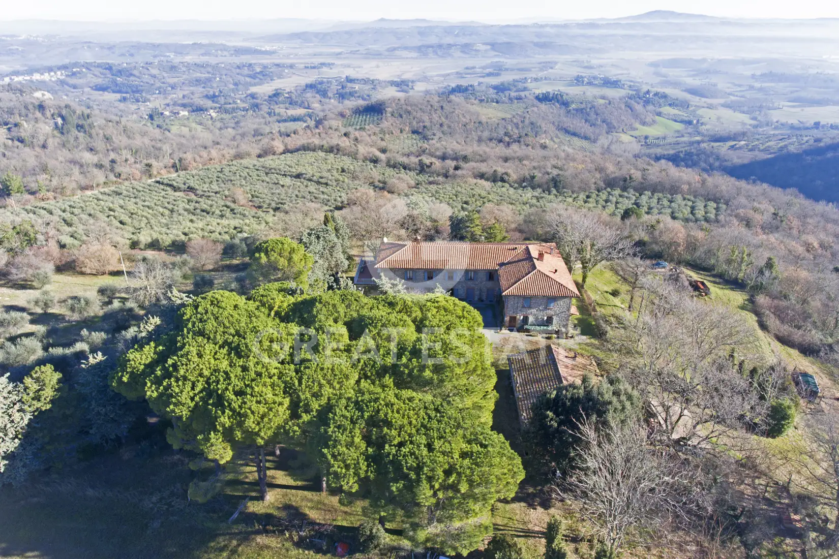 House 890m² in Italy, Siena. Priced at 1450000€ rent photo-13