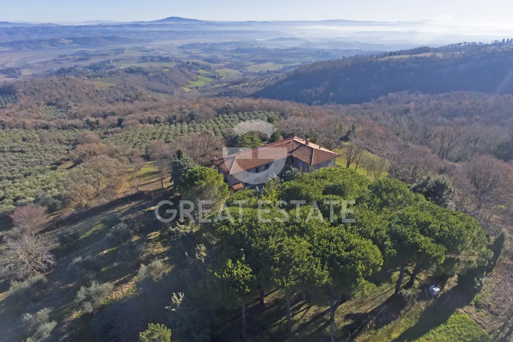 House 890m² in Italy, Siena. Priced at 1450000€ rent photo-14
