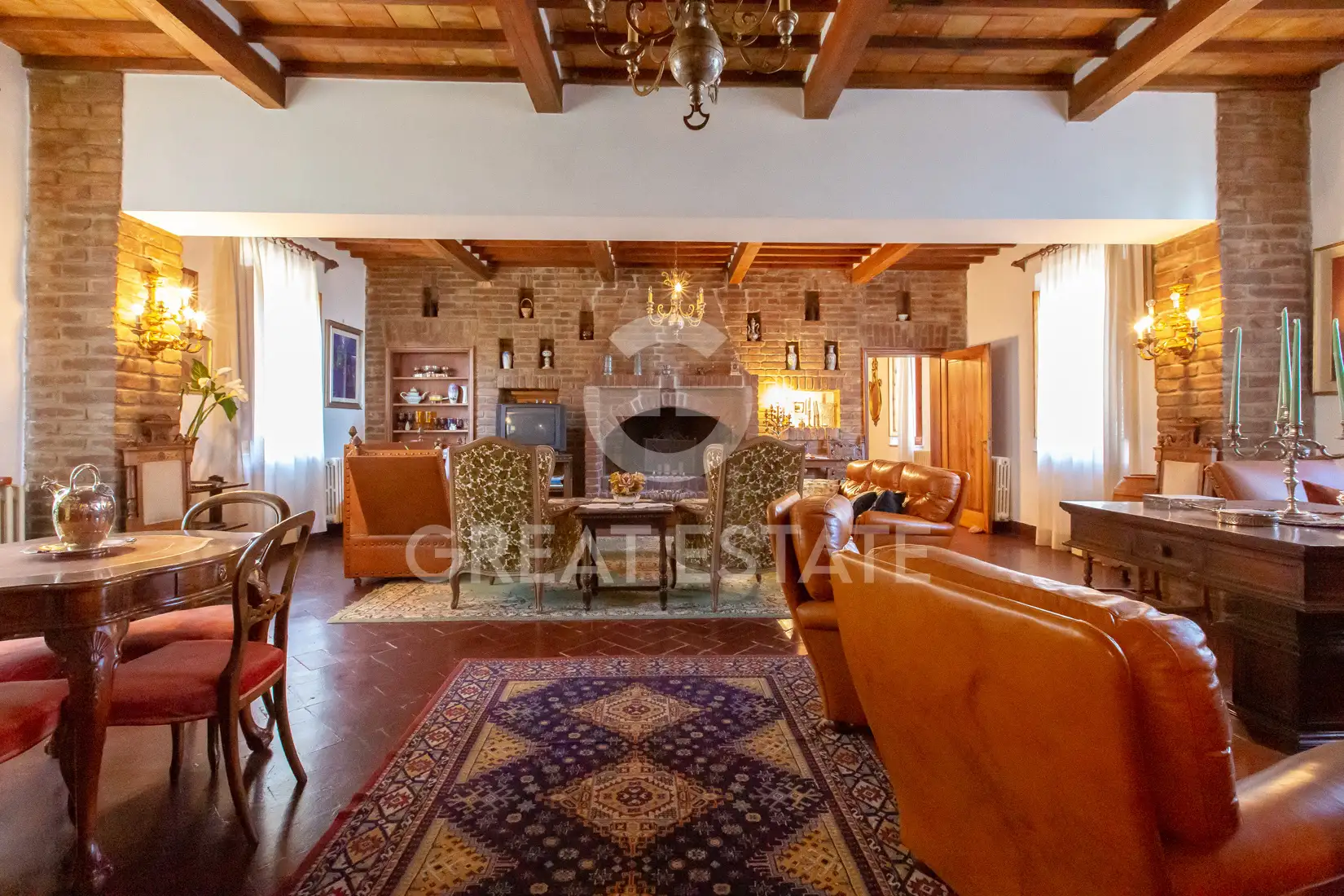 House 890m² in Italy, Siena. Priced at 1450000€ rent photo-15