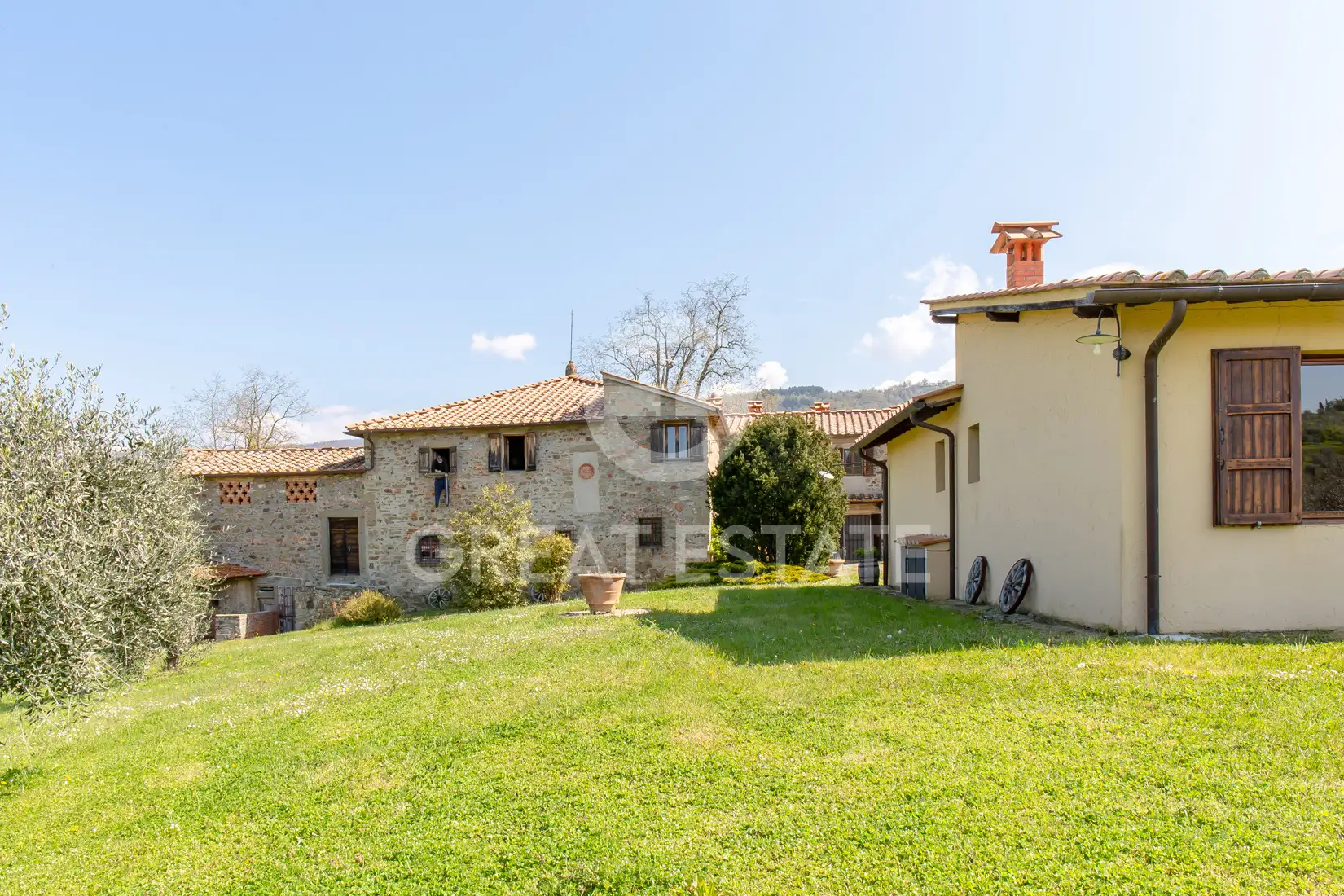 House 1563m² in Italy, Florence. Priced at 1950000€ rent photo-13