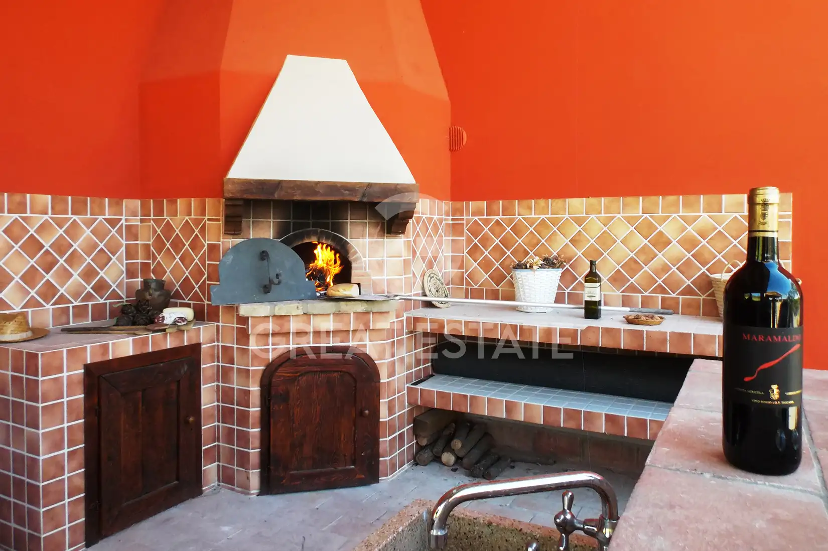 House 1015m² in Italy, Florence. Priced at 2000000€ rent photo-15