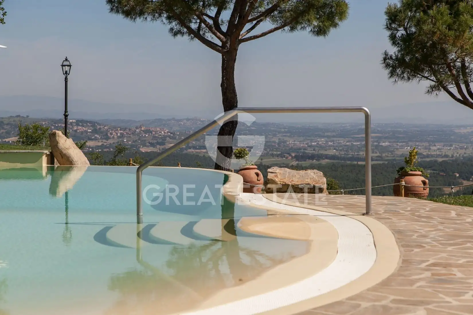 House 937m² in Italy, Siena. Priced at 3900000€ rent photo-2