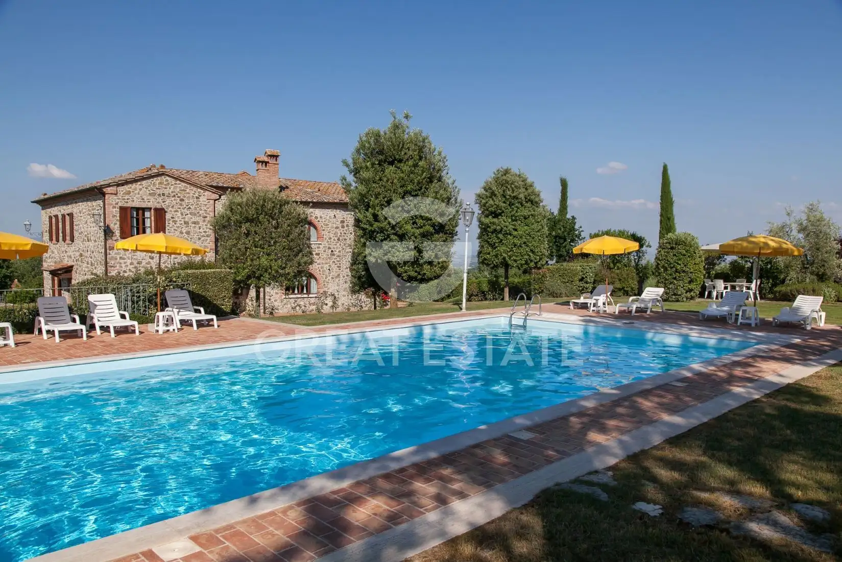 House 937m² in Italy, Siena. Priced at 3900000€ rent photo-9