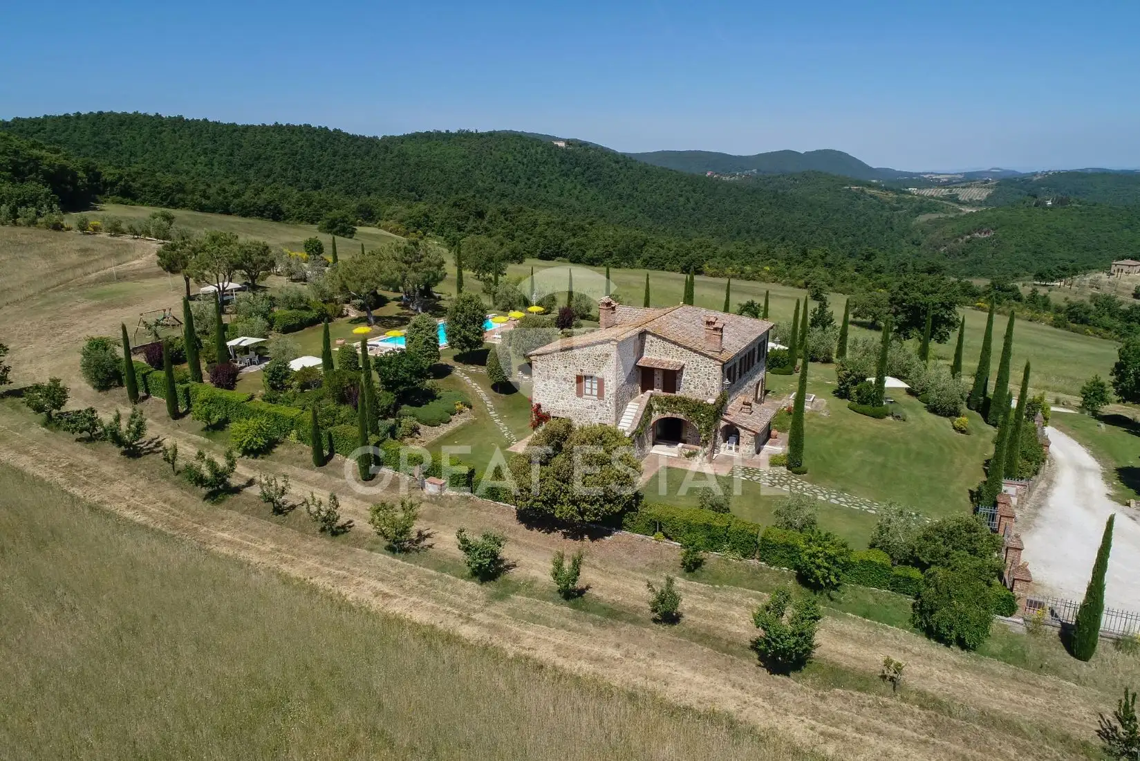 House 937m² in Italy, Siena. Priced at 3900000€ rent photo-14