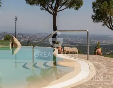 Buy in Italy for 3900000€