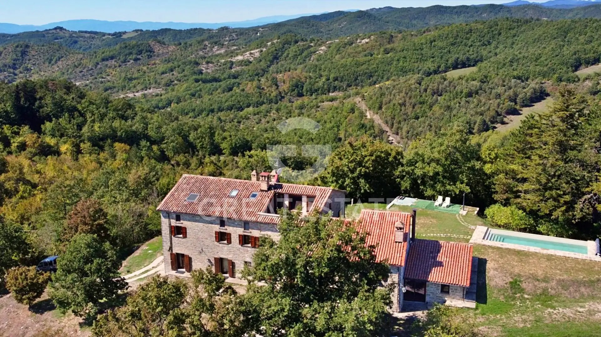 House 600m² in Italy, Perugia. Priced at 695000€ rent photo-1