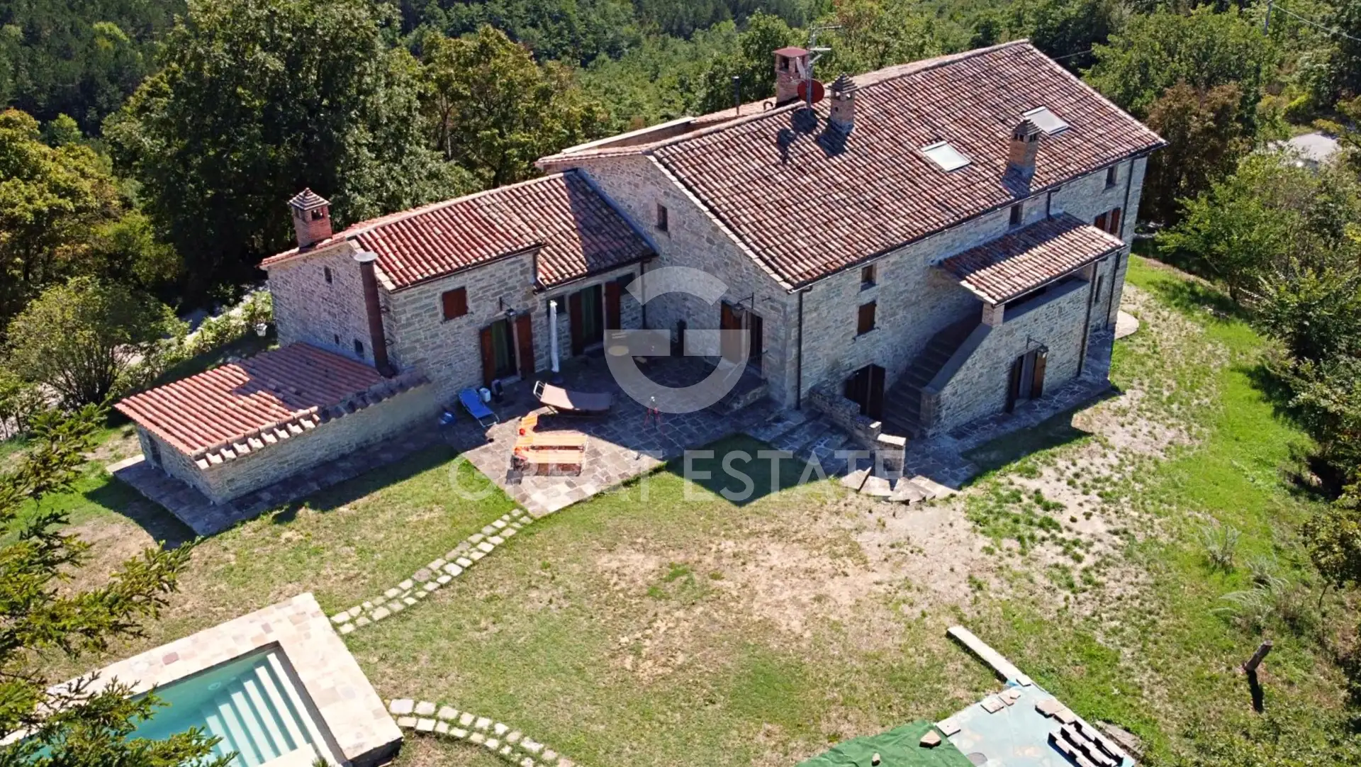 House 600m² in Italy, Perugia. Priced at 695000€ rent photo-2