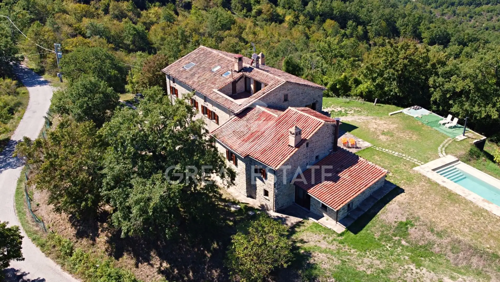 House 600m² in Italy, Perugia. Priced at 695000€ rent photo-5