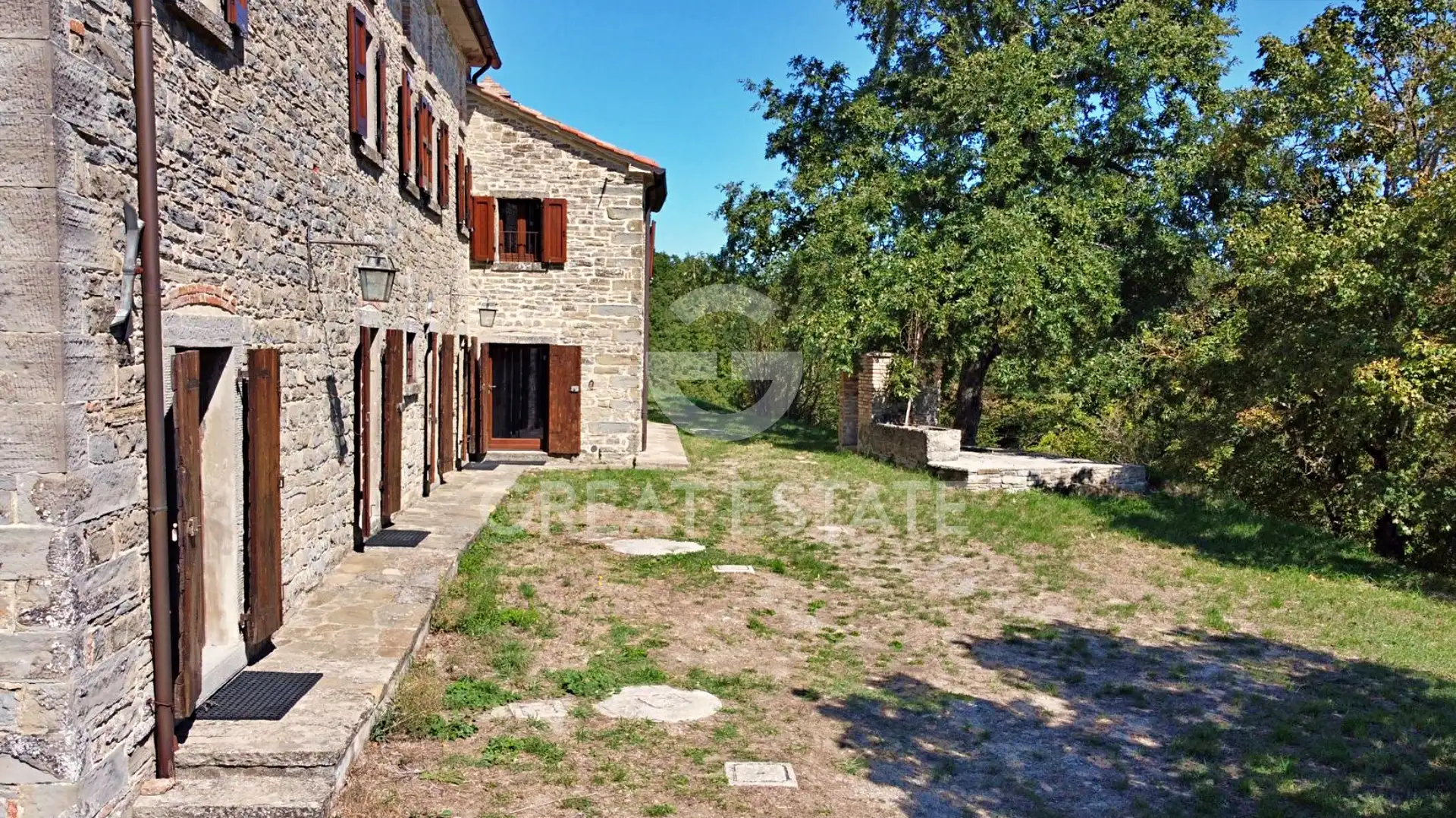House 600m² in Italy, Perugia. Priced at 695000€ rent photo-9