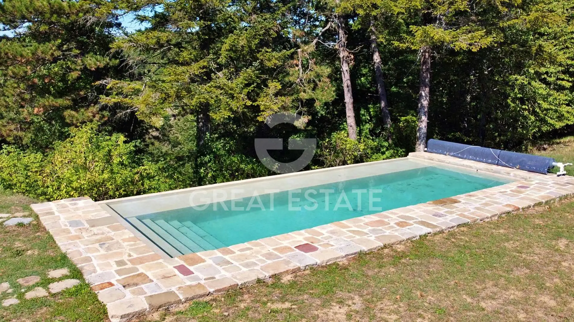 House 600m² in Italy, Perugia. Priced at 695000€ rent photo-10