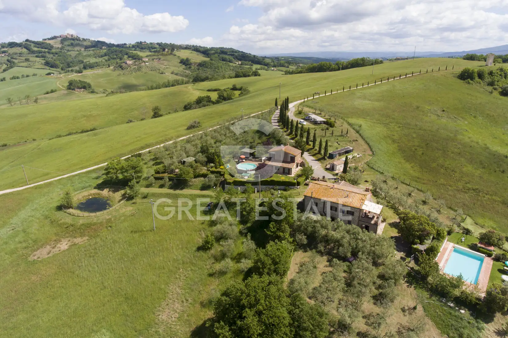 House 458m² in Italy, Siena. Priced at 940000€ rent photo-2