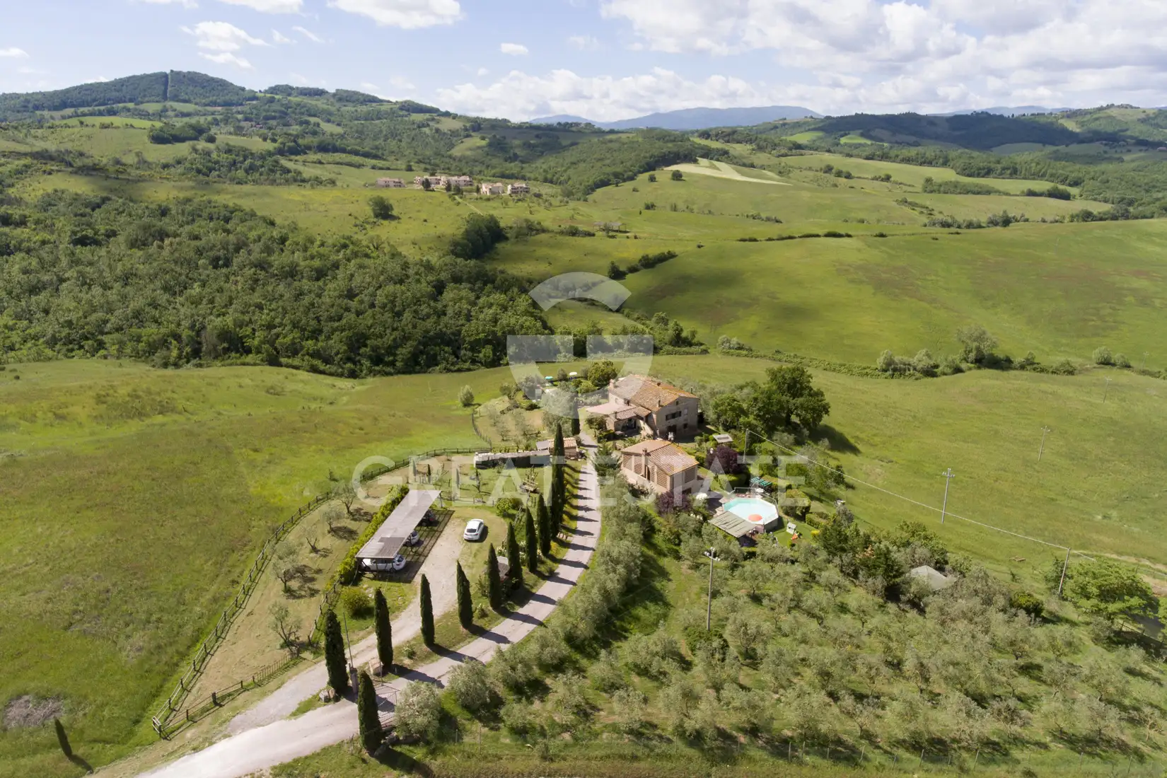 House 458m² in Italy, Siena. Priced at 940000€ rent photo-3