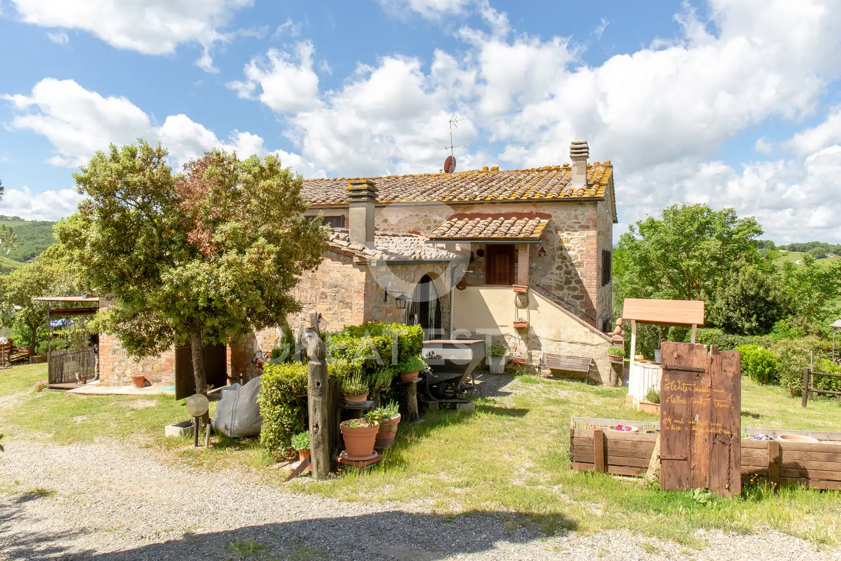 House 458m² in Italy, Siena. Priced at 940000€ rent photo-9
