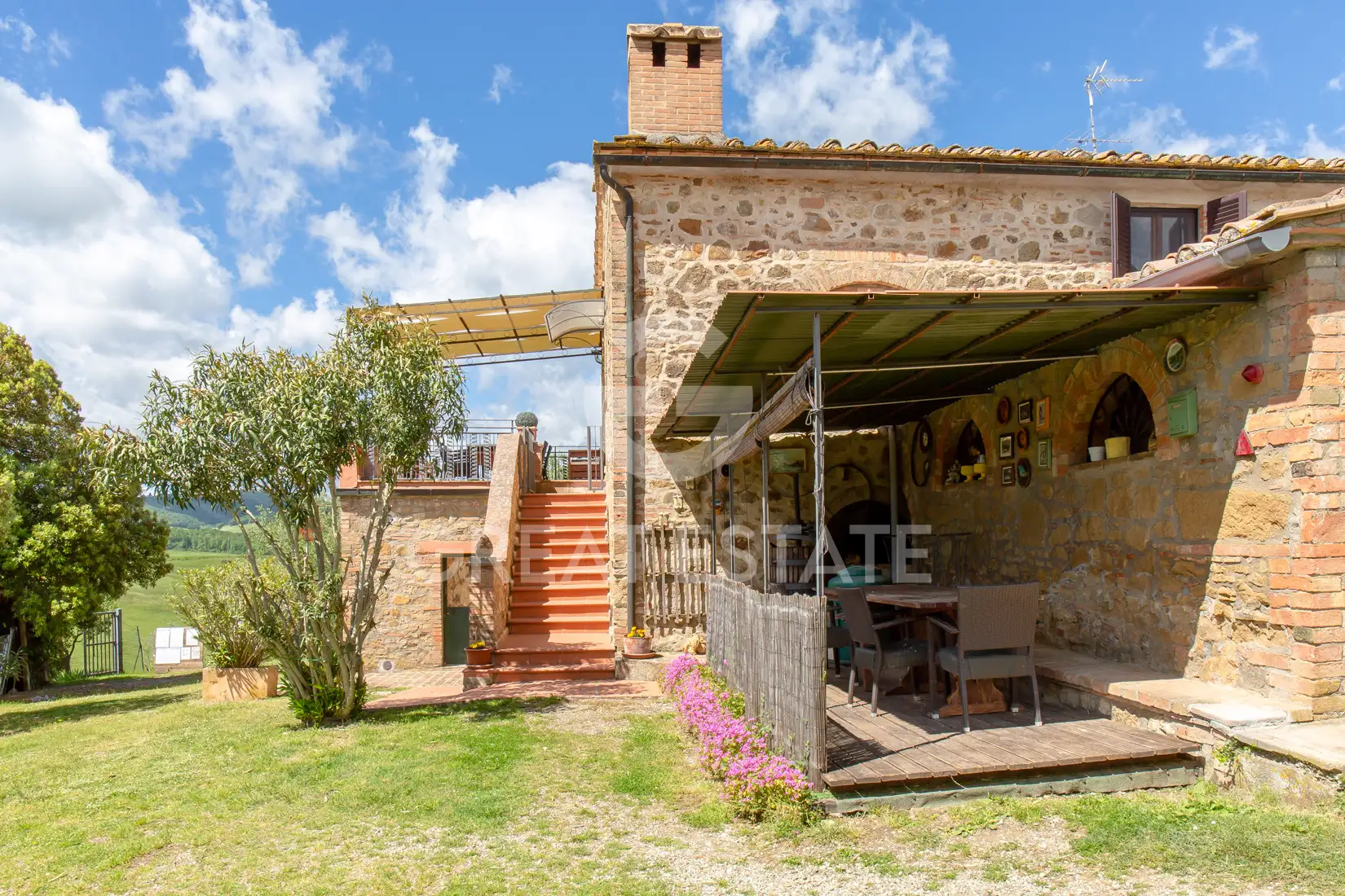 House 458m² in Italy, Siena. Priced at 940000€ rent photo-11