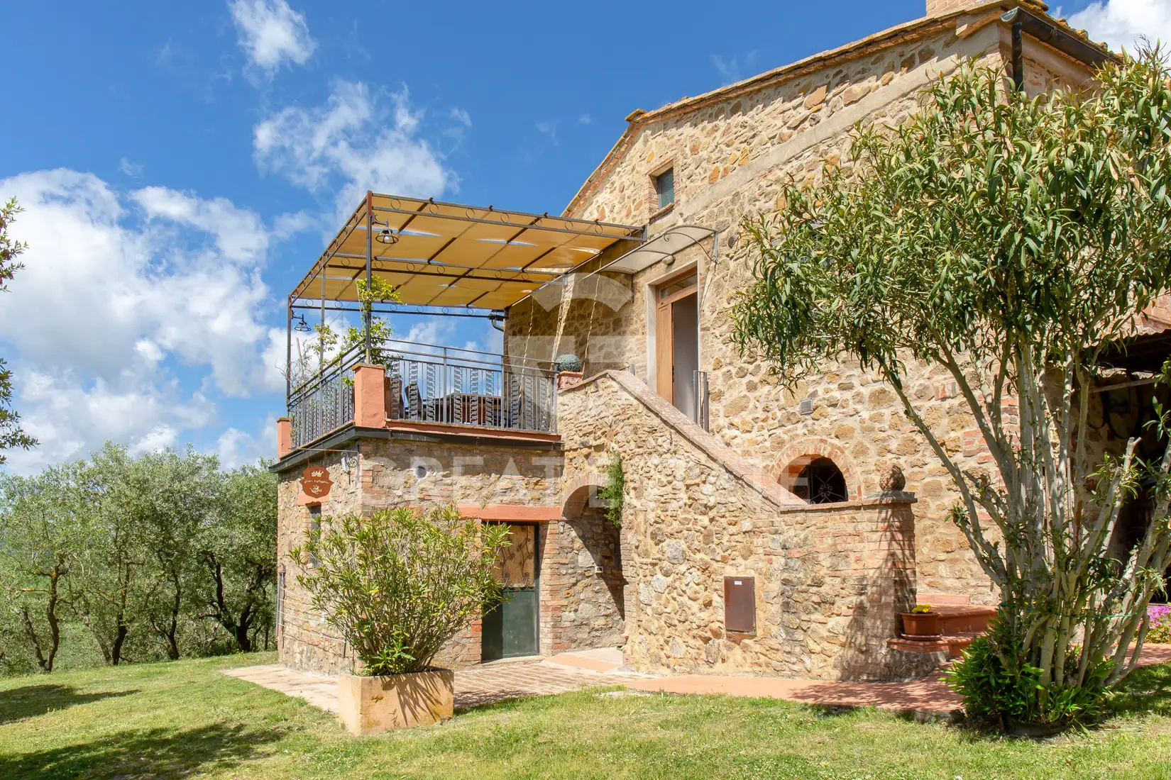 House 458m² in Italy, Siena. Priced at 940000€ rent photo-13