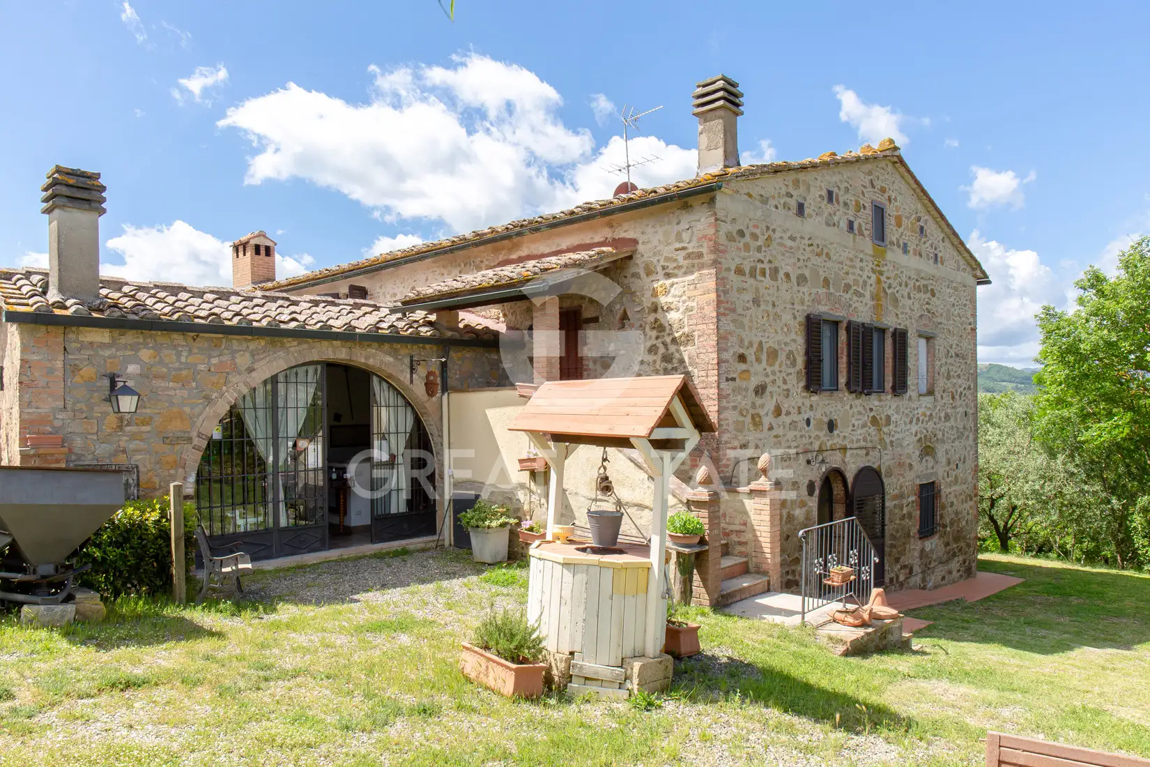 House 458m² in Italy, Siena. Priced at 940000€ rent photo-14