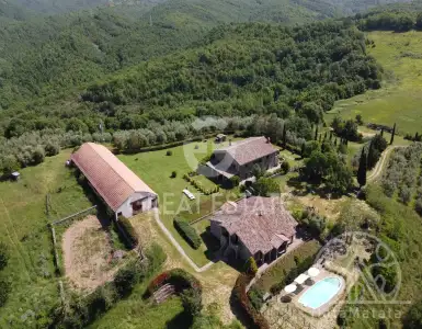 Buy in Italy for 999000€