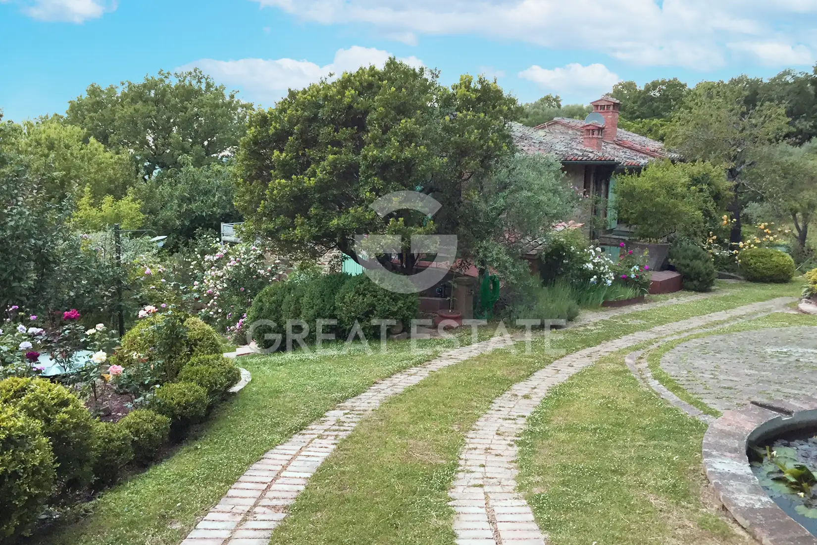 House 466m² in Italy, Perugia. Priced at 700000€ rent photo-2
