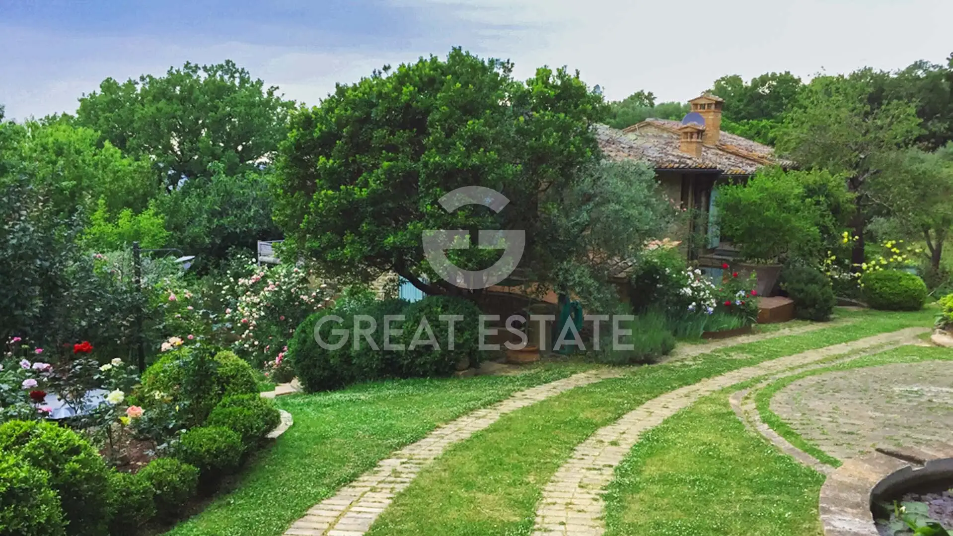 House 466m² in Italy, Perugia. Priced at 550000€ rent photo-14