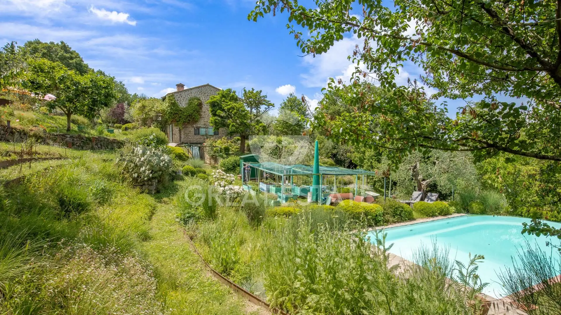 House 466m² in Italy, Perugia. Priced at 550000€ rent photo-15