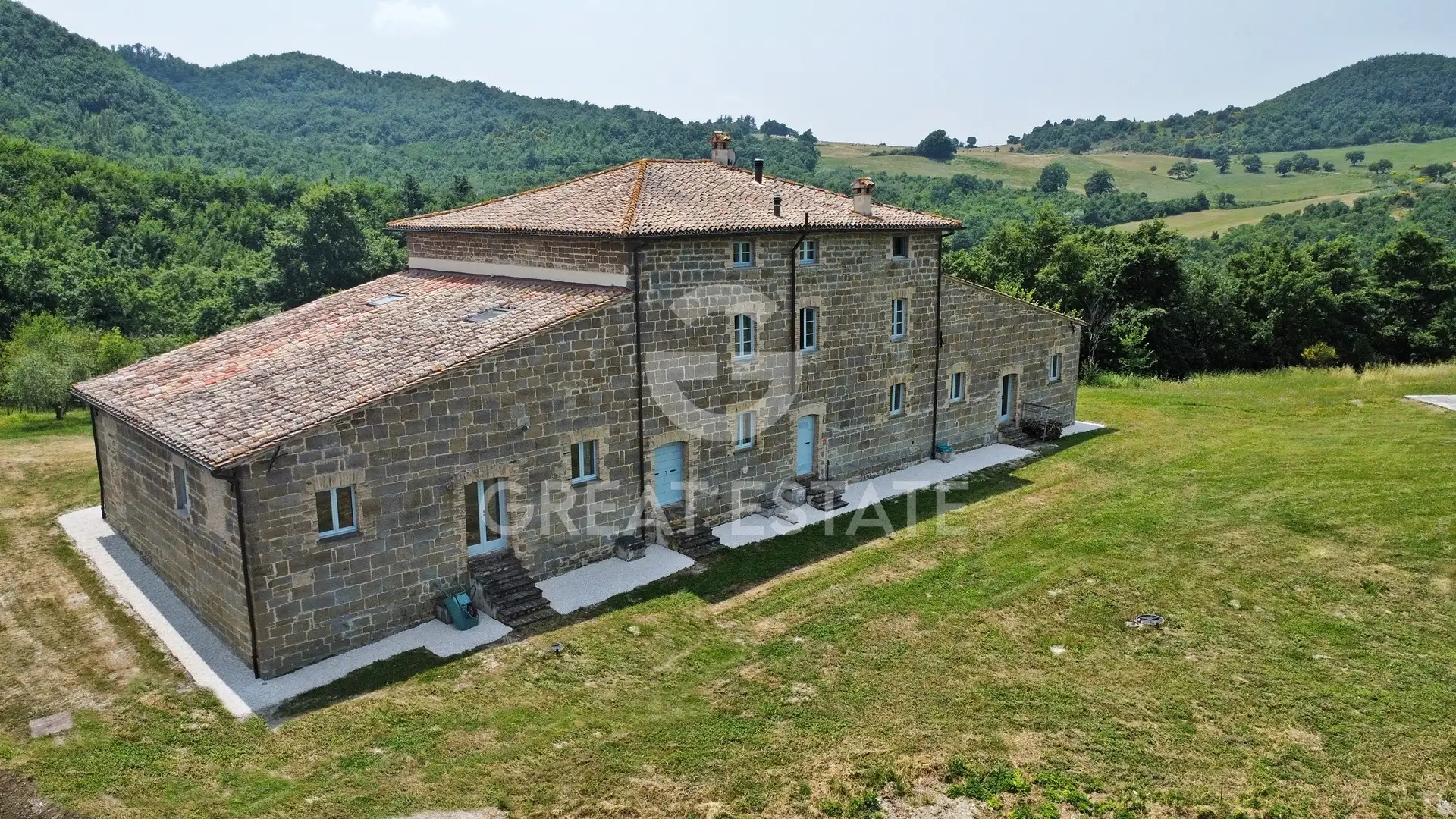 House 844m² in Italy, Perugia. Priced at 780000€ rent photo-12