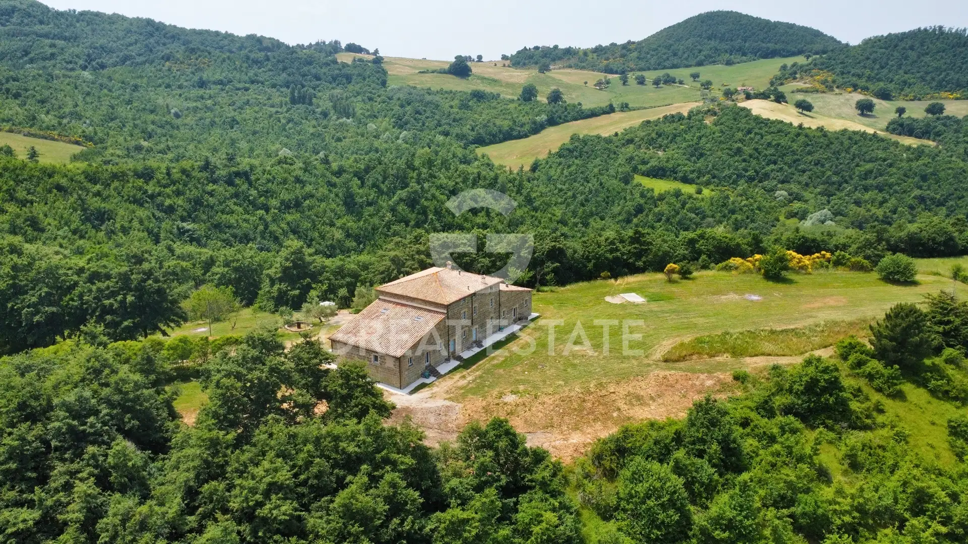 House 844m² in Italy, Perugia. Priced at 780000€ rent photo-15