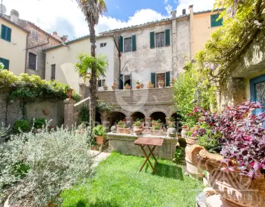 Buy in Italy for 700000€