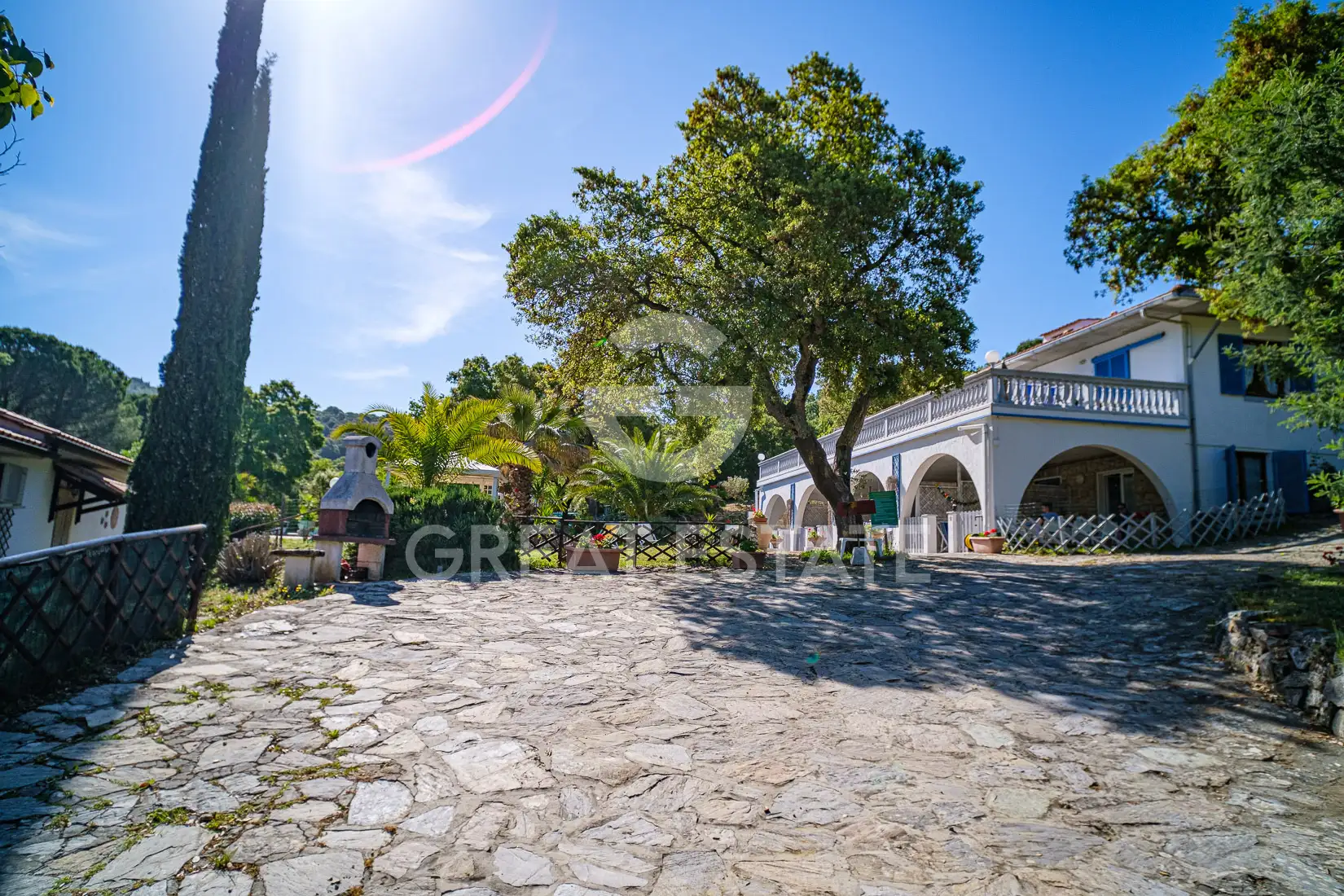 House 835m² in Italy, Livorno. Priced at 1200000€ rent photo-7