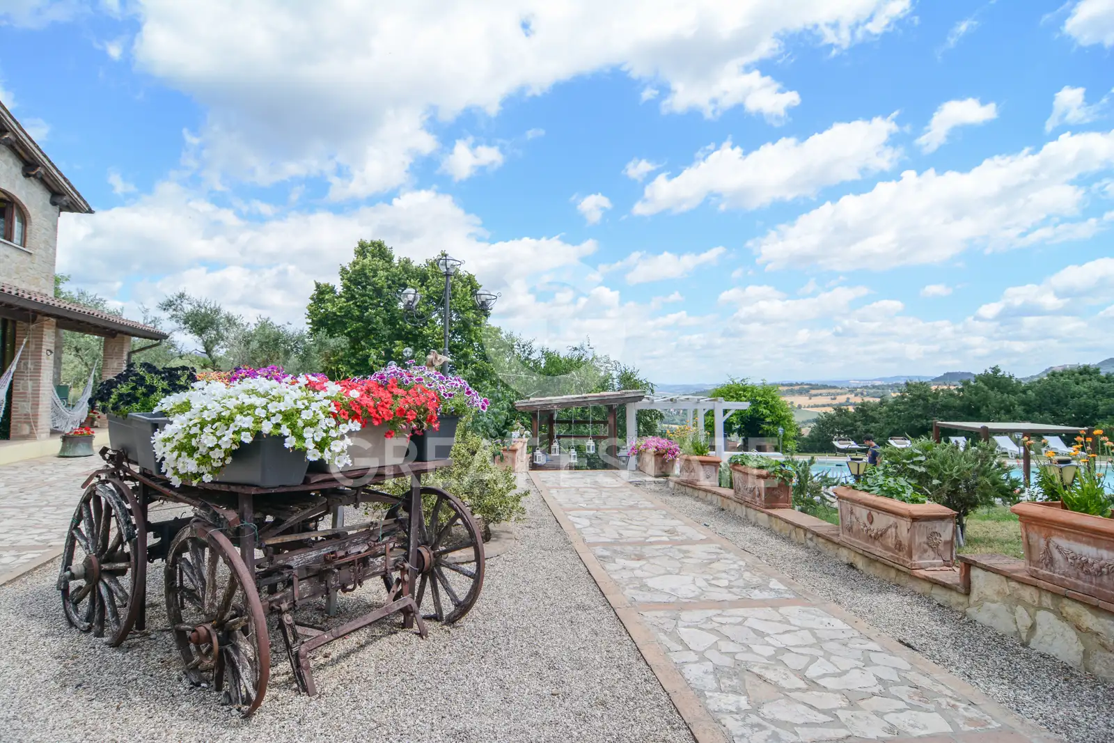 House 970m² in Italy, Perugia. Priced at 1490000€ rent photo-15