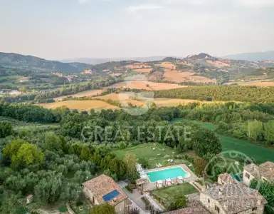 Buy in Italy for 1490000€