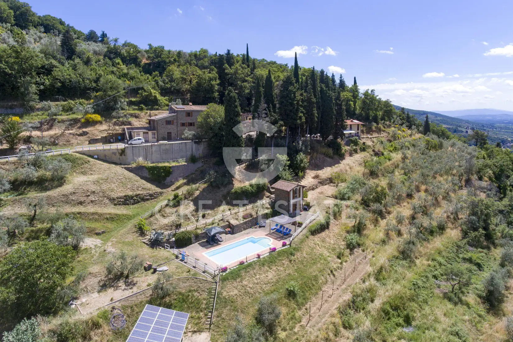 House 926m² in Italy, Arezzo. Priced at 1500000€ rent photo-1