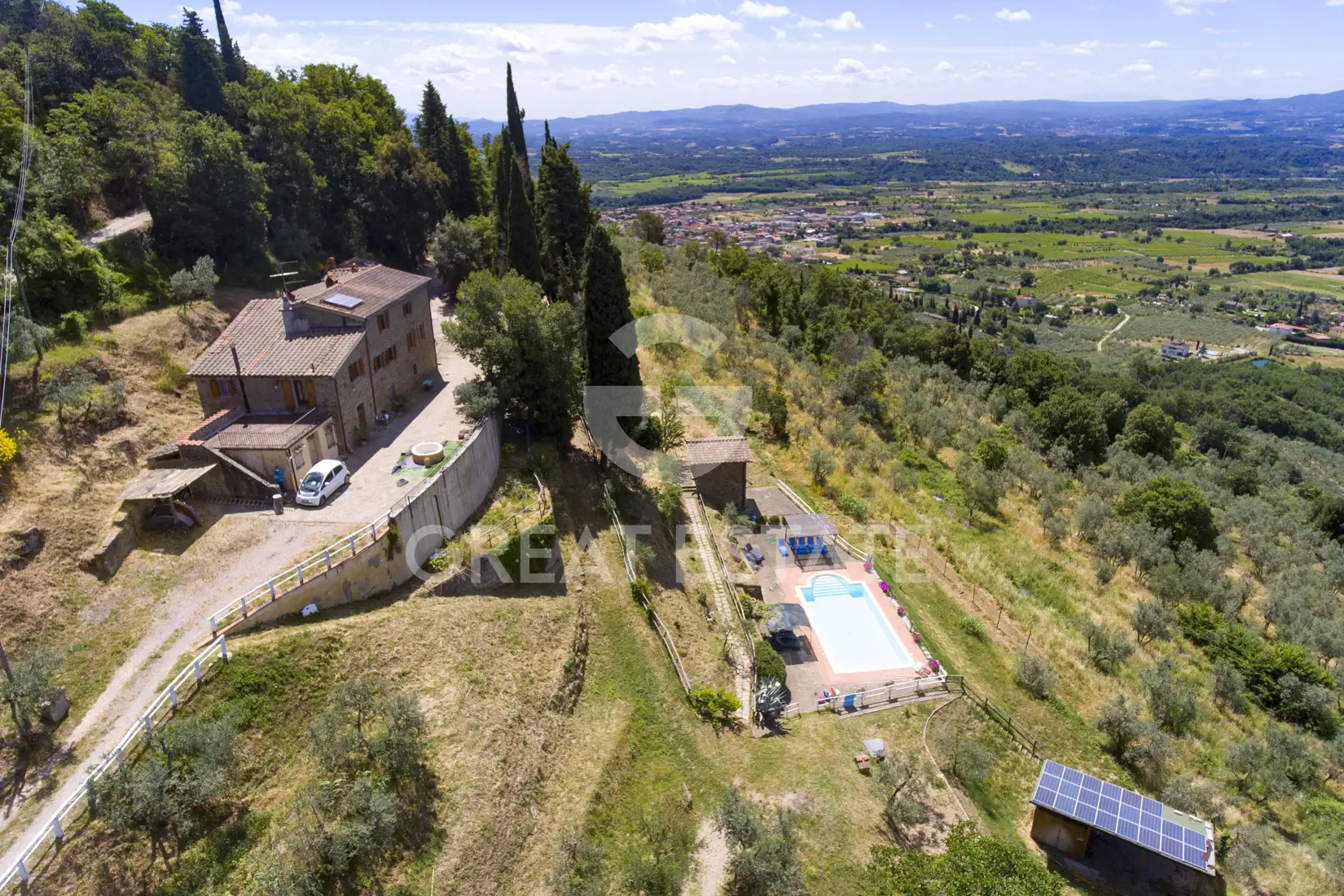 House 926m² in Italy, Arezzo. Priced at 1500000€ rent photo-11