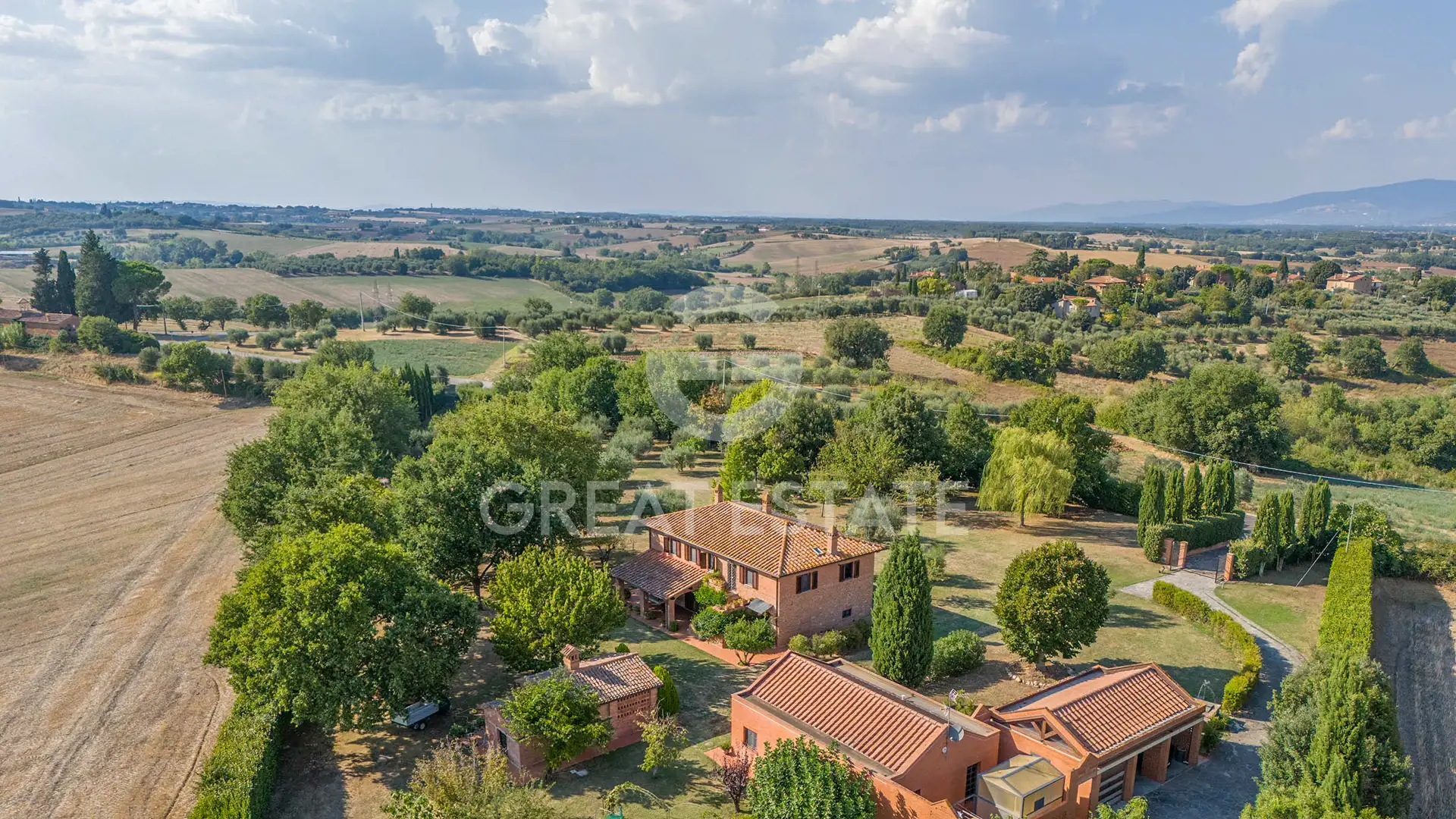 House 544m² in Italy, Perugia. Priced at 1100000€ rent photo-2