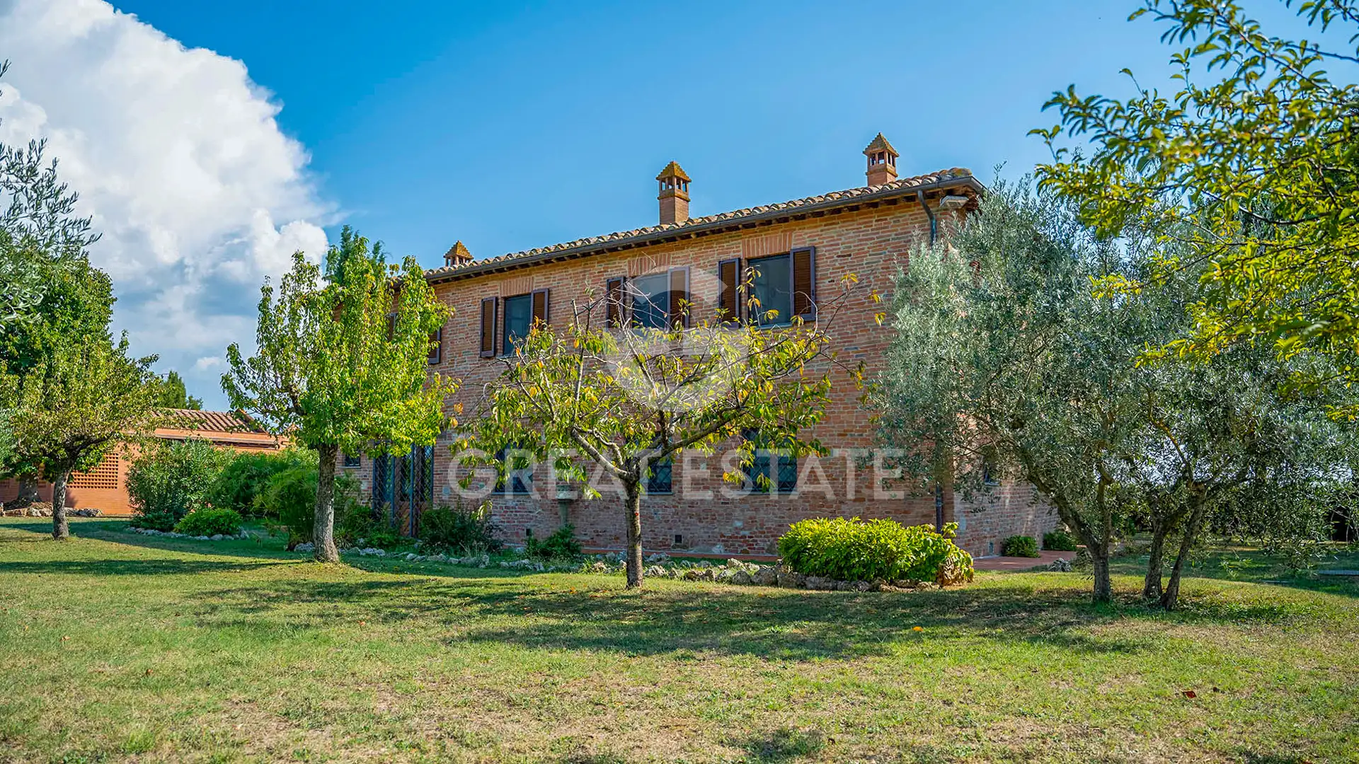 House 544m² in Italy, Perugia. Priced at 1100000€ rent photo-11