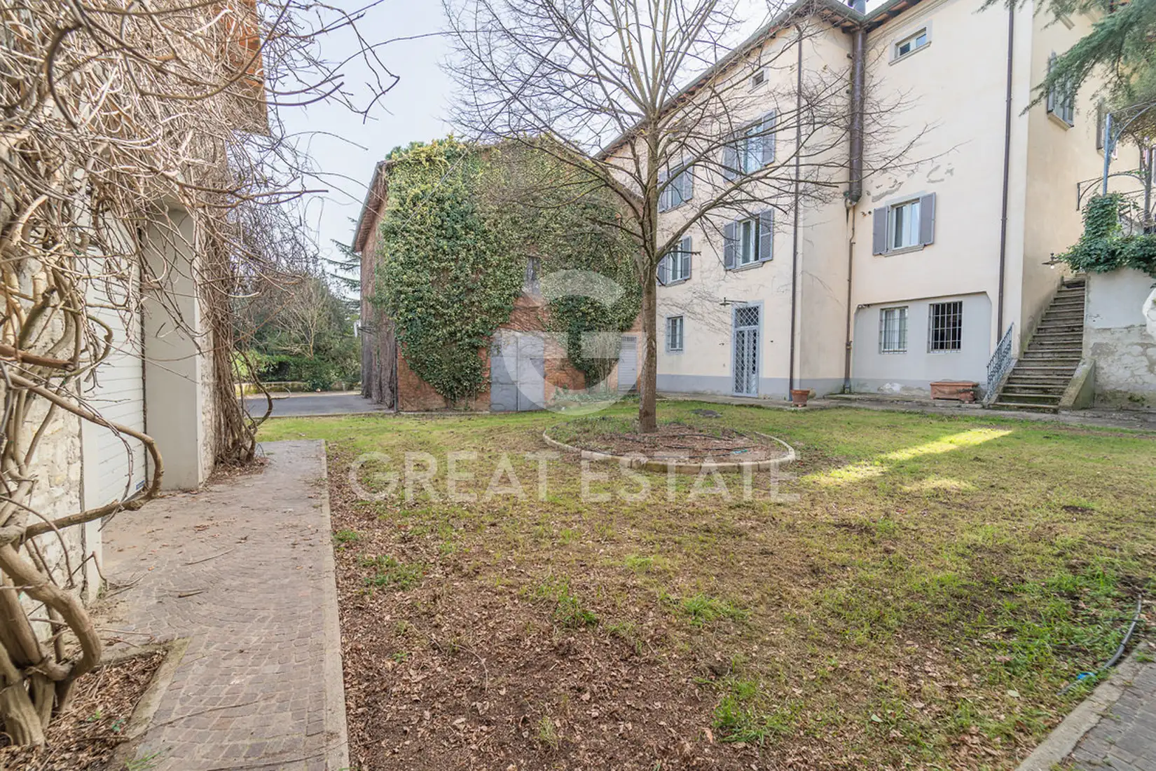 Villa 2165m² in Italy, Perugia. Priced at 790000€ rent photo-15