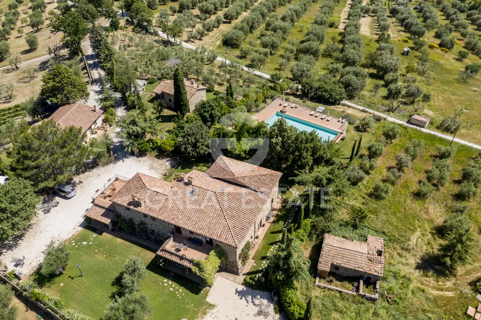 House 882m² in Italy, Grosseto. Priced at 1950000€ rent photo-1