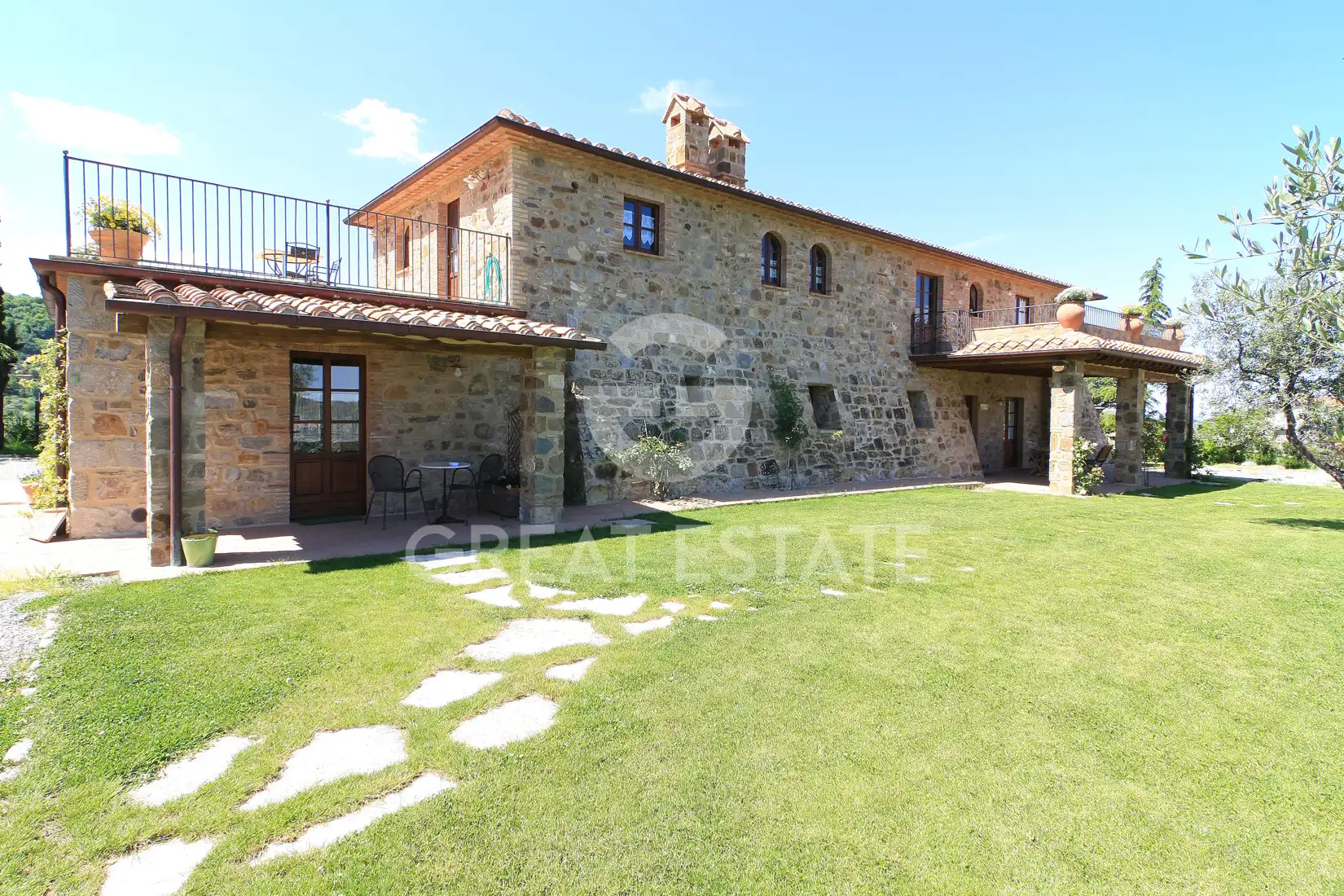 House 882m² in Italy, Grosseto. Priced at 1950000€ rent photo-6