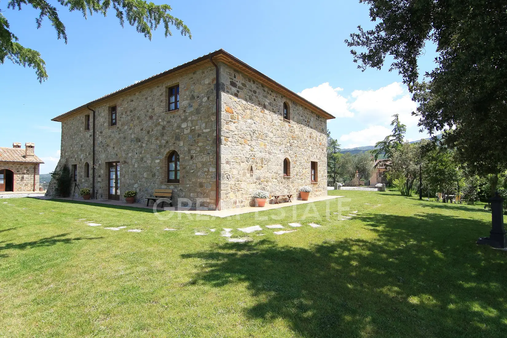 House 882m² in Italy, Grosseto. Priced at 1950000€ rent photo-7