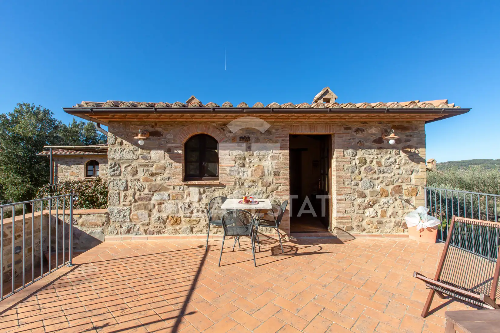 House 882m² in Italy, Grosseto. Priced at 1950000€ rent photo-13