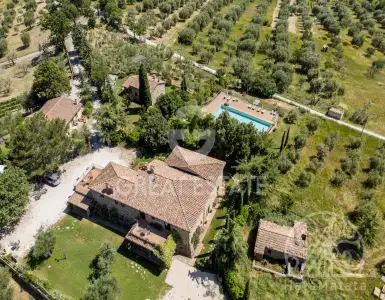 Buy in Italy for 1950000€