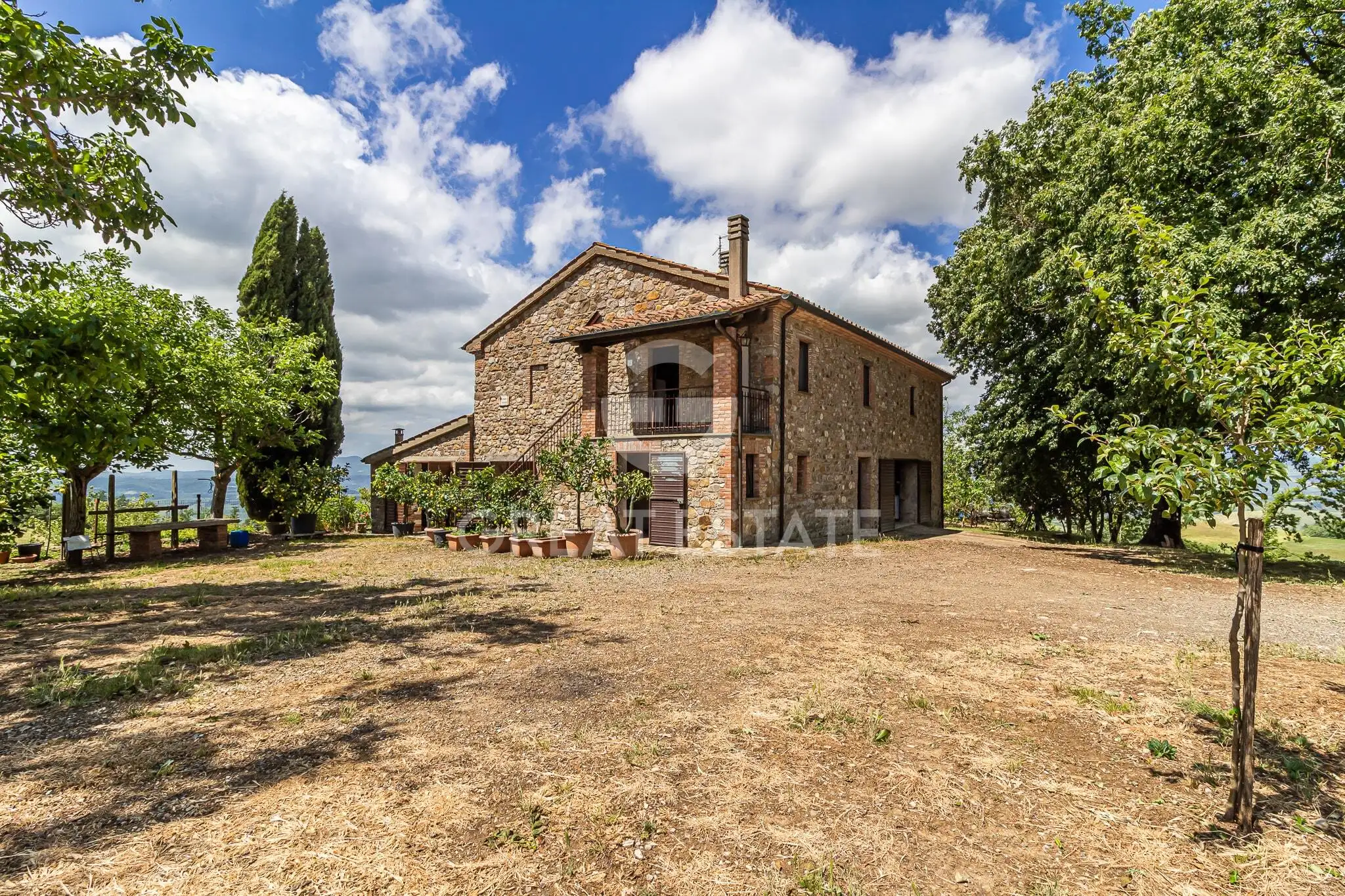House 380m² in Italy, Viterbo. Priced at 540000€ rent photo-1