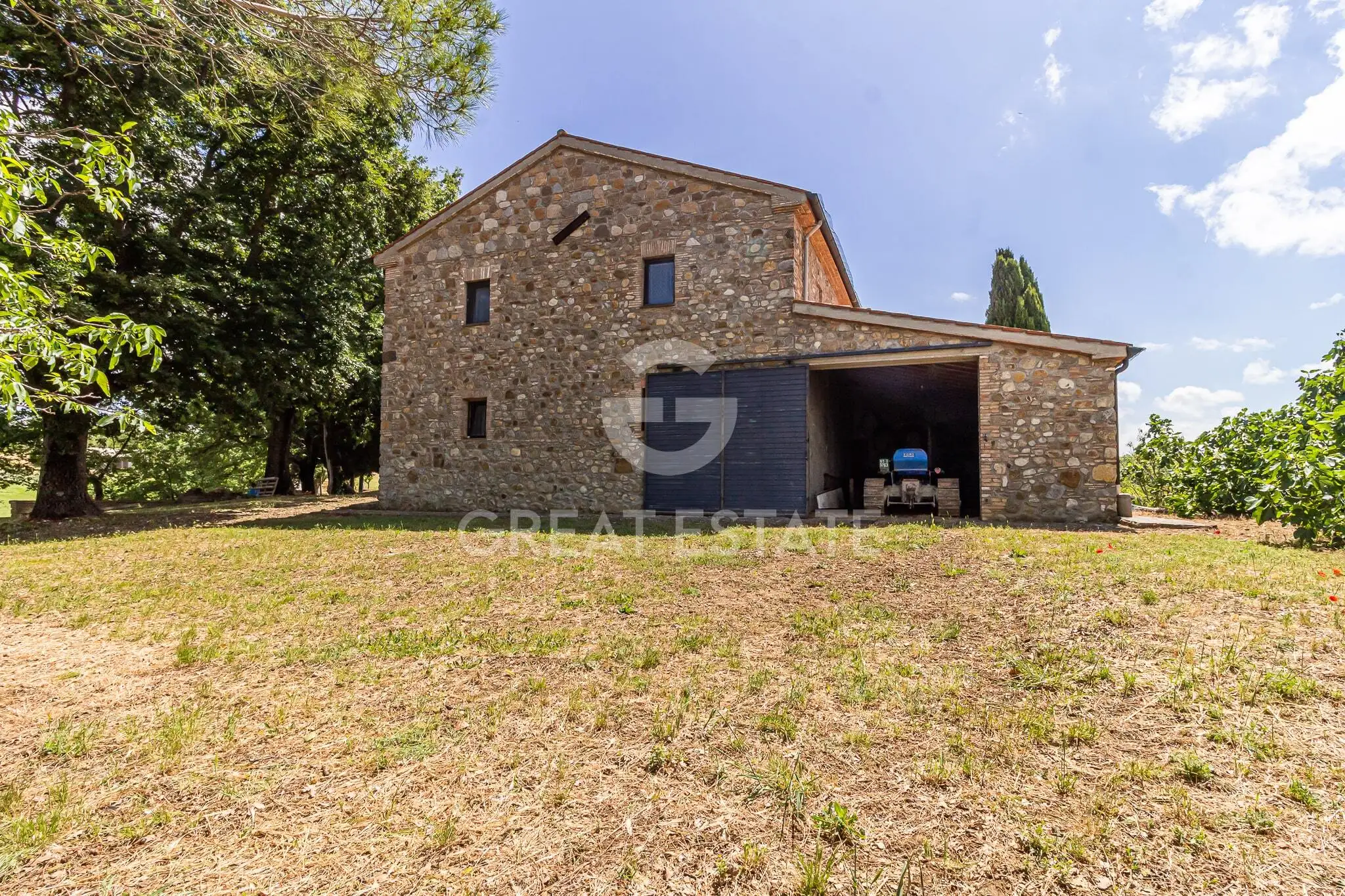 House 380m² in Italy, Viterbo. Priced at 540000€ rent photo-3