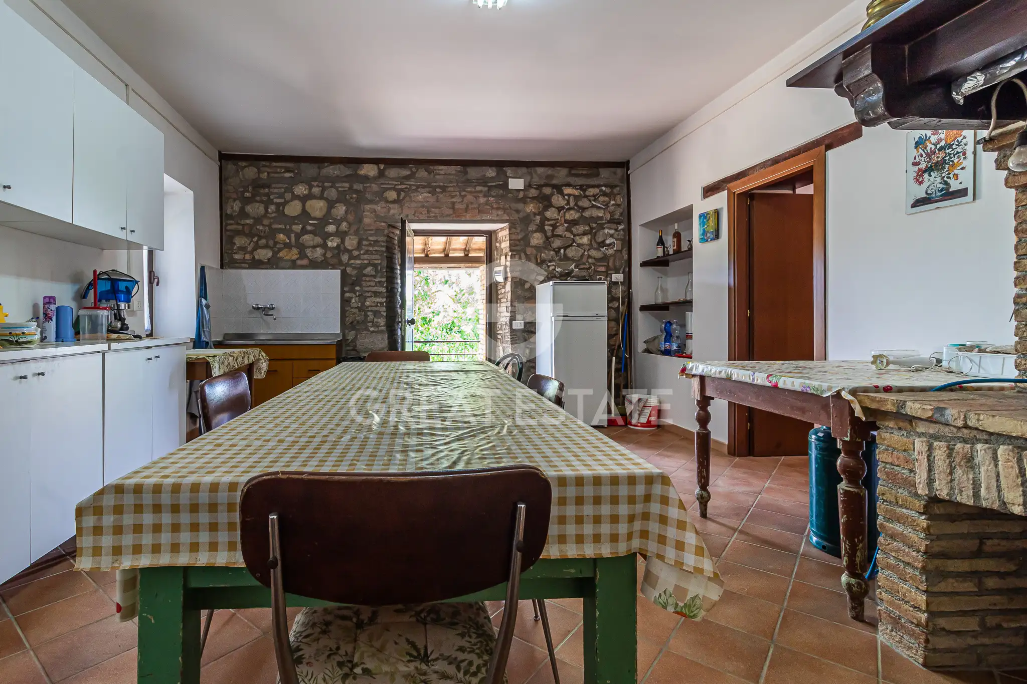 House 380m² in Italy, Viterbo. Priced at 540000€ rent photo-13